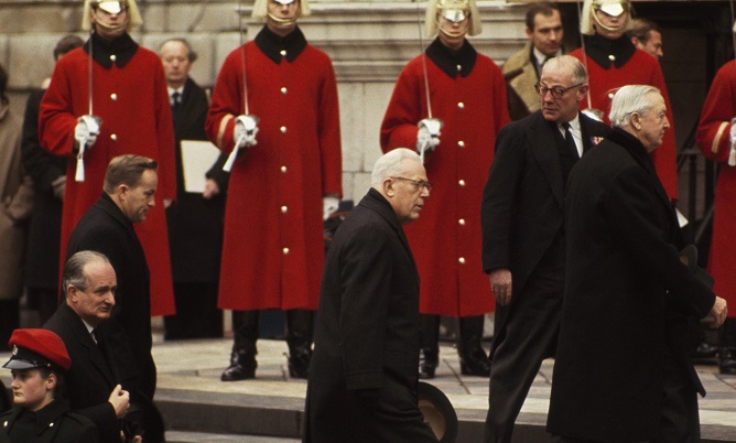 Ambassador David Bruce leads Chief Justice Earl Warren and Chief of Protocol Lloyd Hand into  St. Paul’s Cathedral. Joe Scherschel / National Geographic Creative