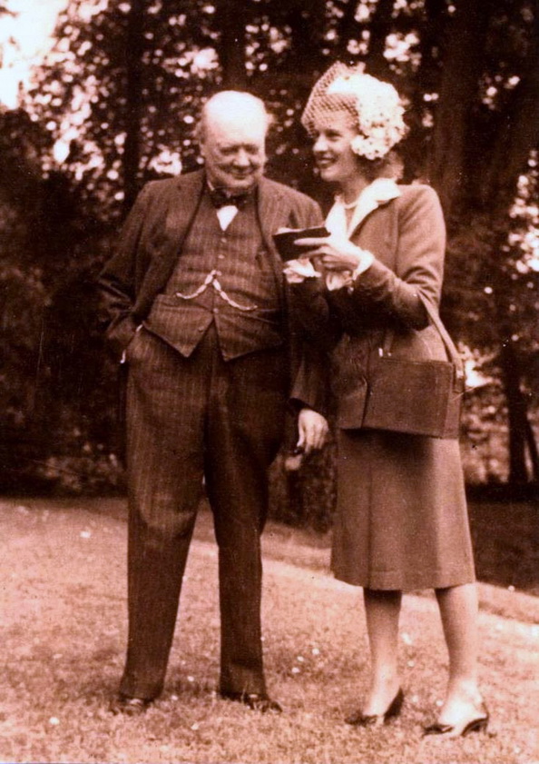 Winston-Churchill-Odette-Pol-Roger